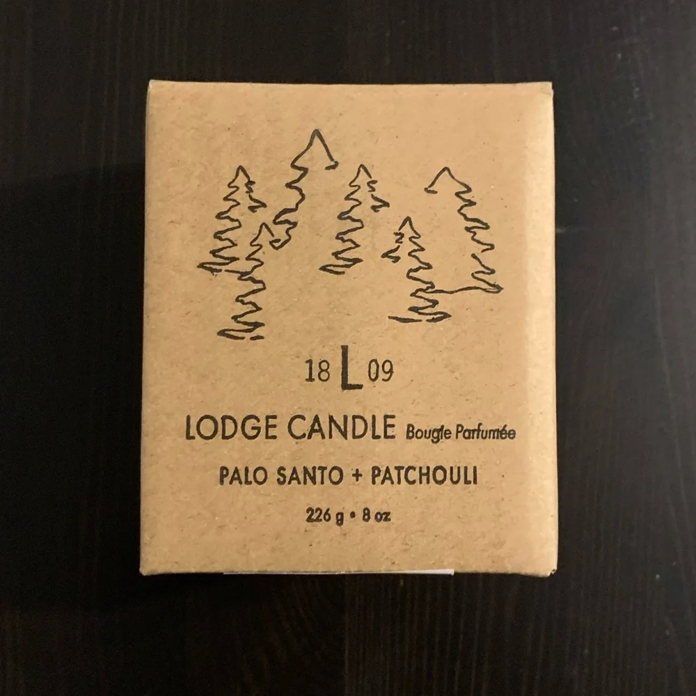 Free People 1809 Collection 8 oz Cozy Winter Candle in Lodge Scent